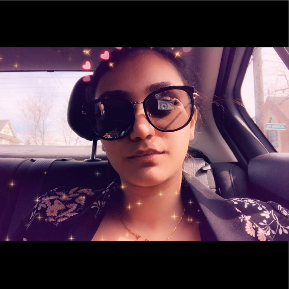 Meet your Posher, Sofiya